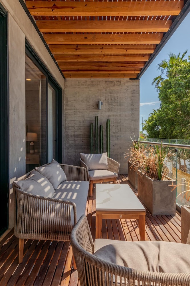 w Stylish 2BR Apartment With Ocean View in La Paz