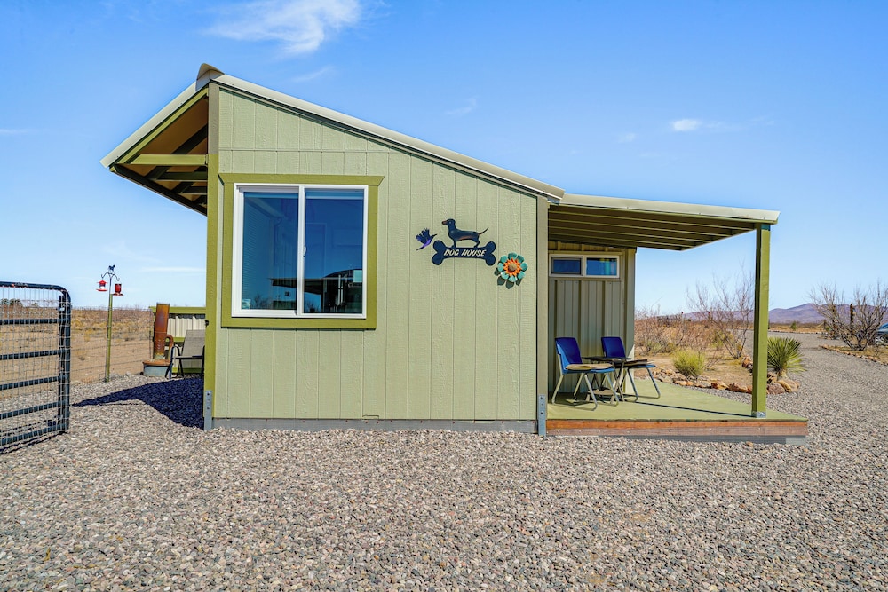 Tiny Home Studio: New Mexico Nature Retreat!