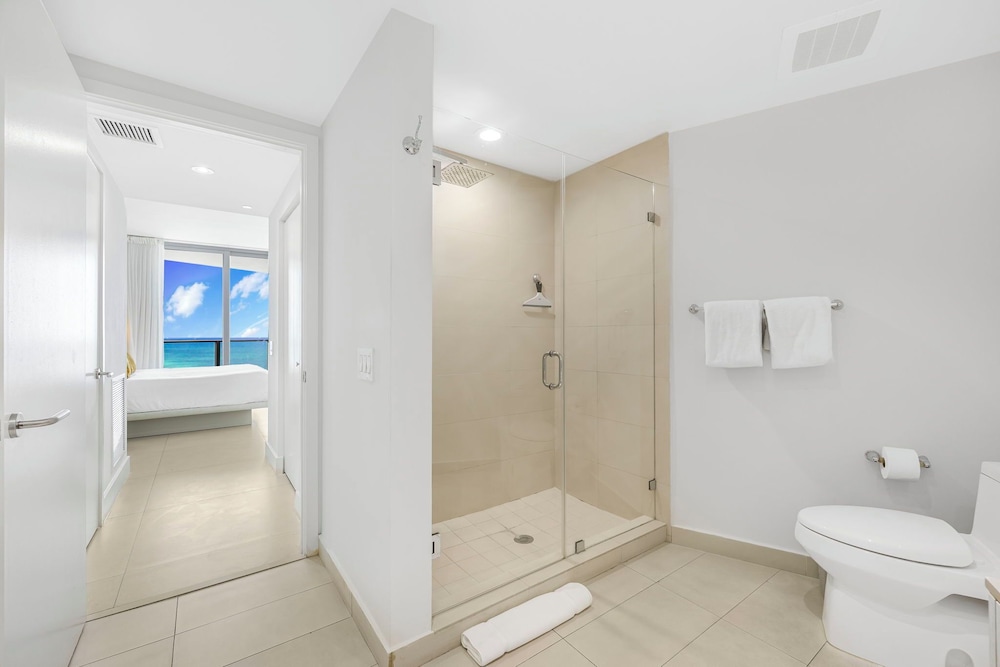 Oceanview Condo with Pool & Relaxation