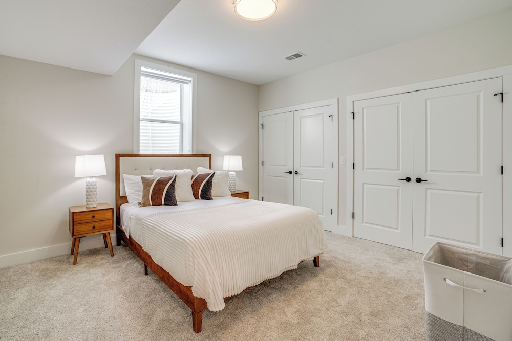 2 Mi to Notre Dame: Spacious Home w/ Private Yard