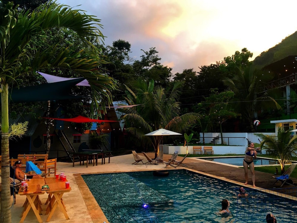 Greengos Hotel 13