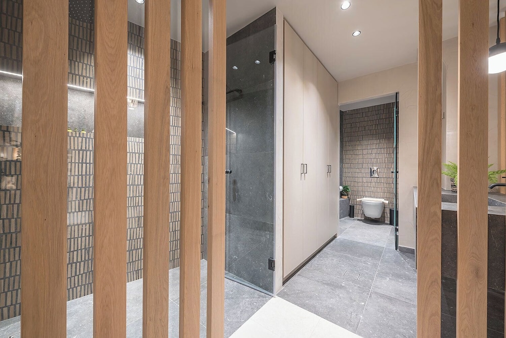 Apollonos 28 Luxury Suites