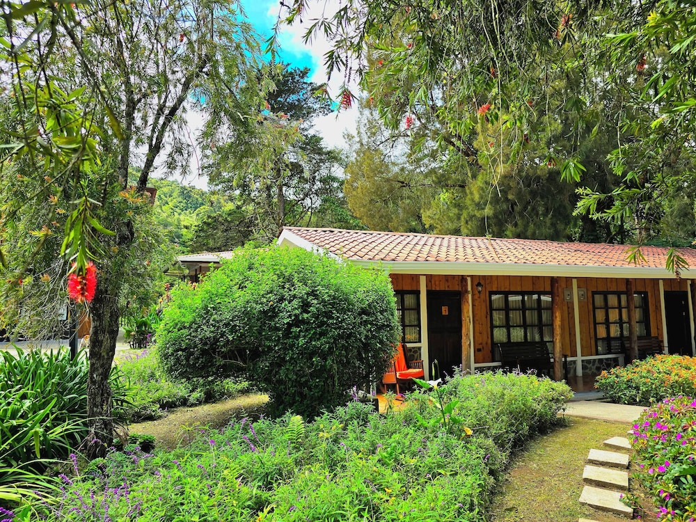 Hotel de Montaña Suria