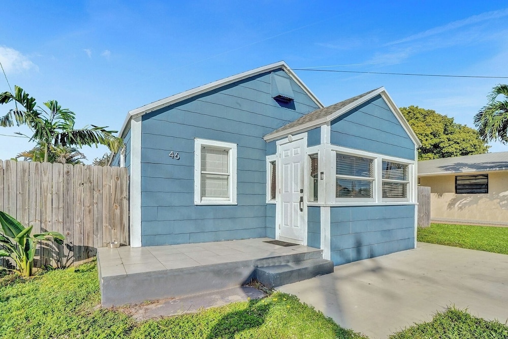 Zen 2br, 7 Min From Beach & Airport, Save Now!