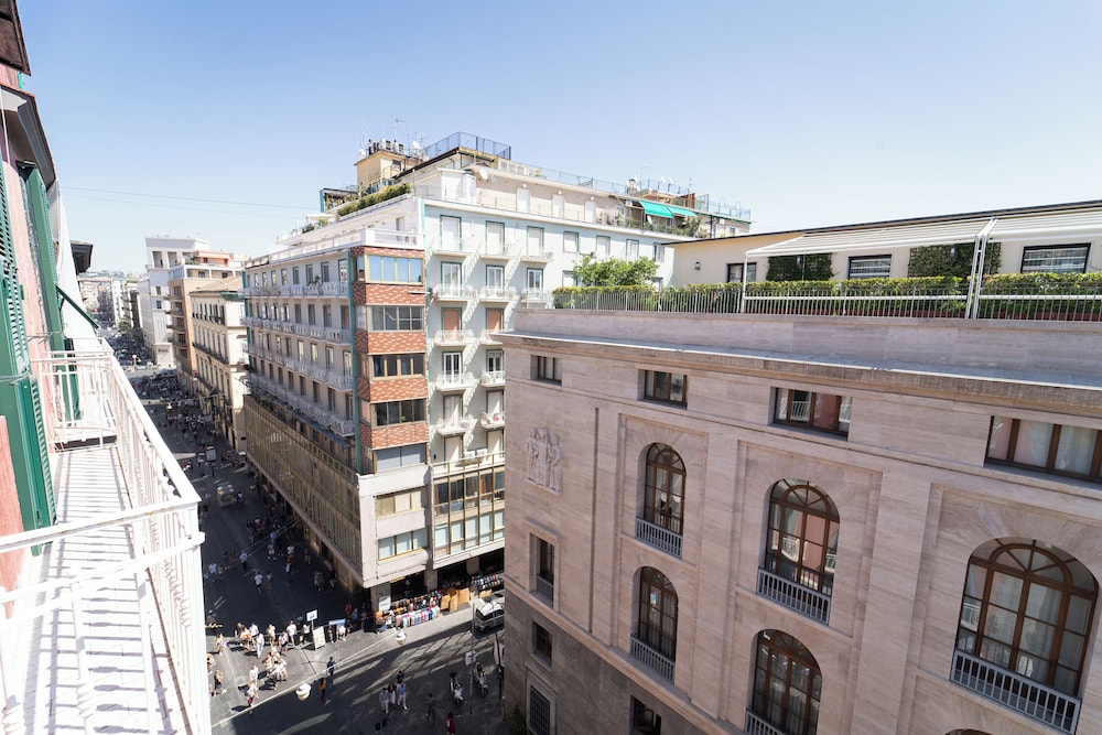 P.C. BOUTIQUE SEA VIEW NAPOLI CENTRO by ClaPa Group Dislocated Hospitality