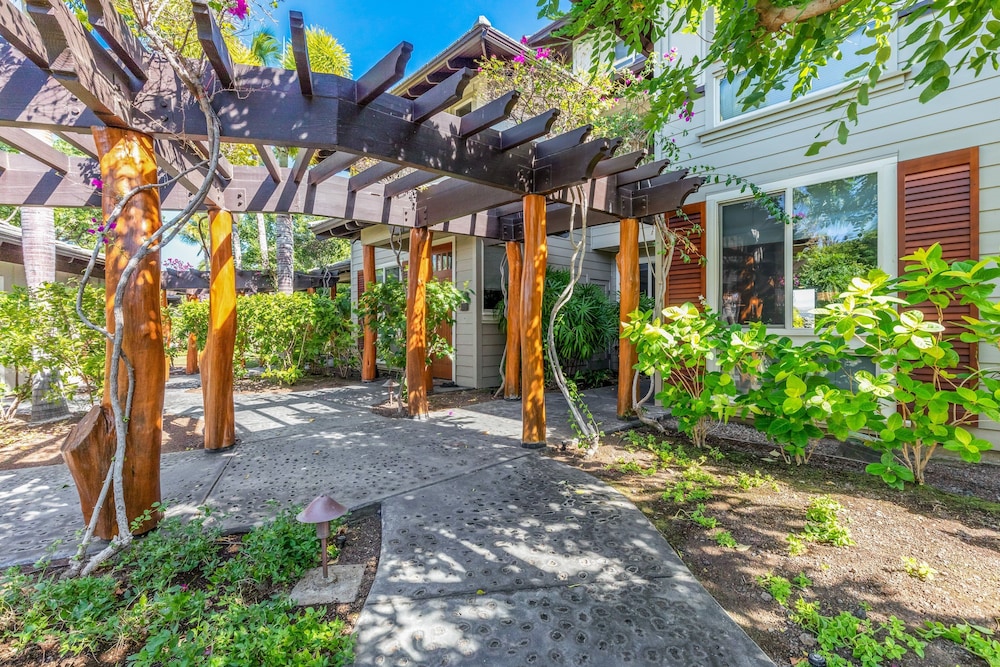 Ground Floor - Gorgeous View of Mauna Kea - Concierge - Nearby Beach - Vrkcv