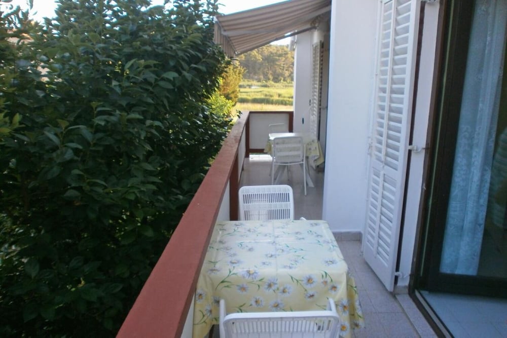 Ivans - With Parking - A1 view 2