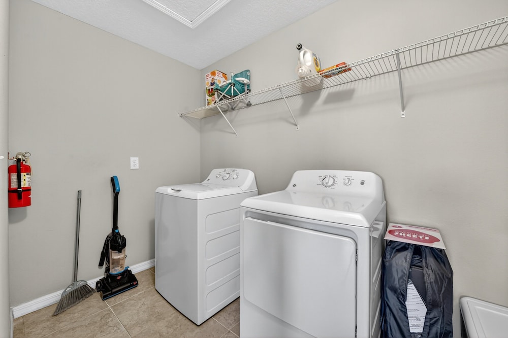 Spacious Getaway Near Apollo Beach 5 Bedroom Home
