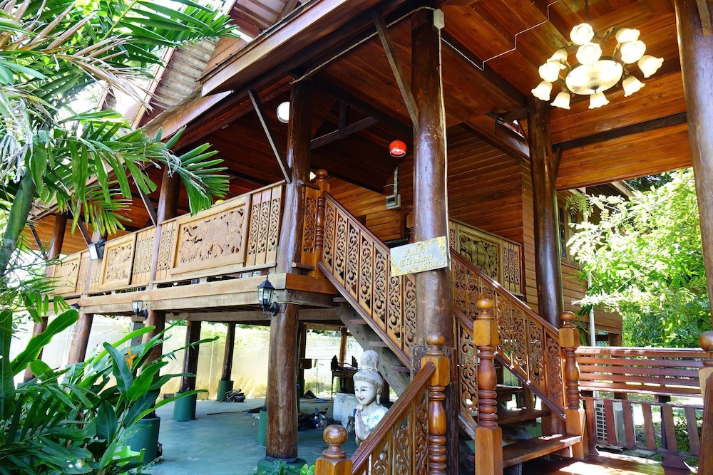 CAPITAL O923 Elephant at baan Tawai view 5