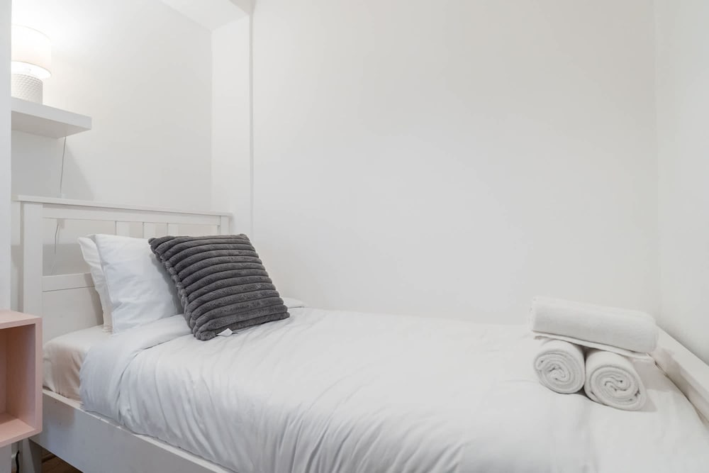 Tranquil 3BR Villa in Springs Community - Sleeps 7