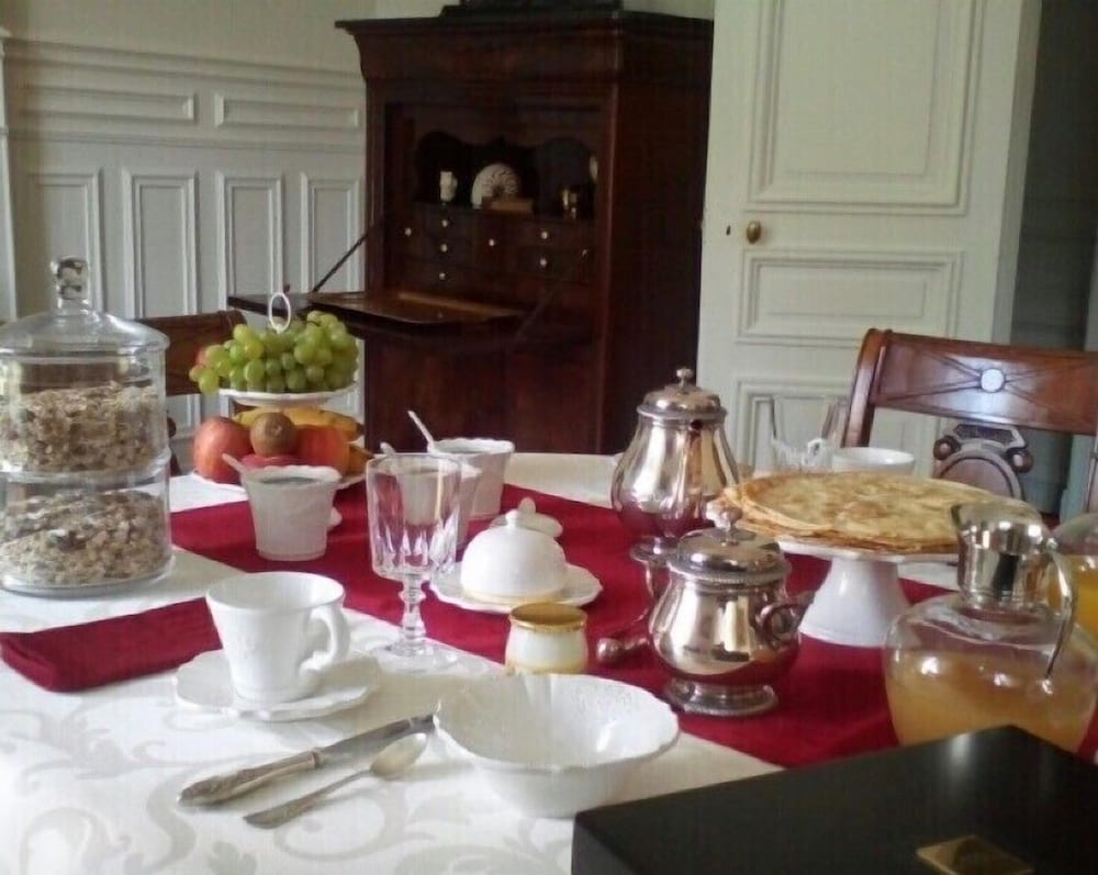 Chateau de la Chasse Beauvais view 5