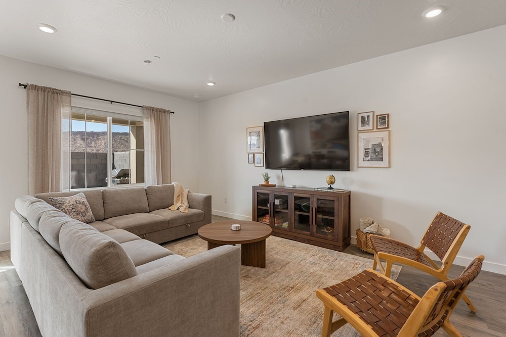 Adventure Basecamp 4 Bedroom Townhouse