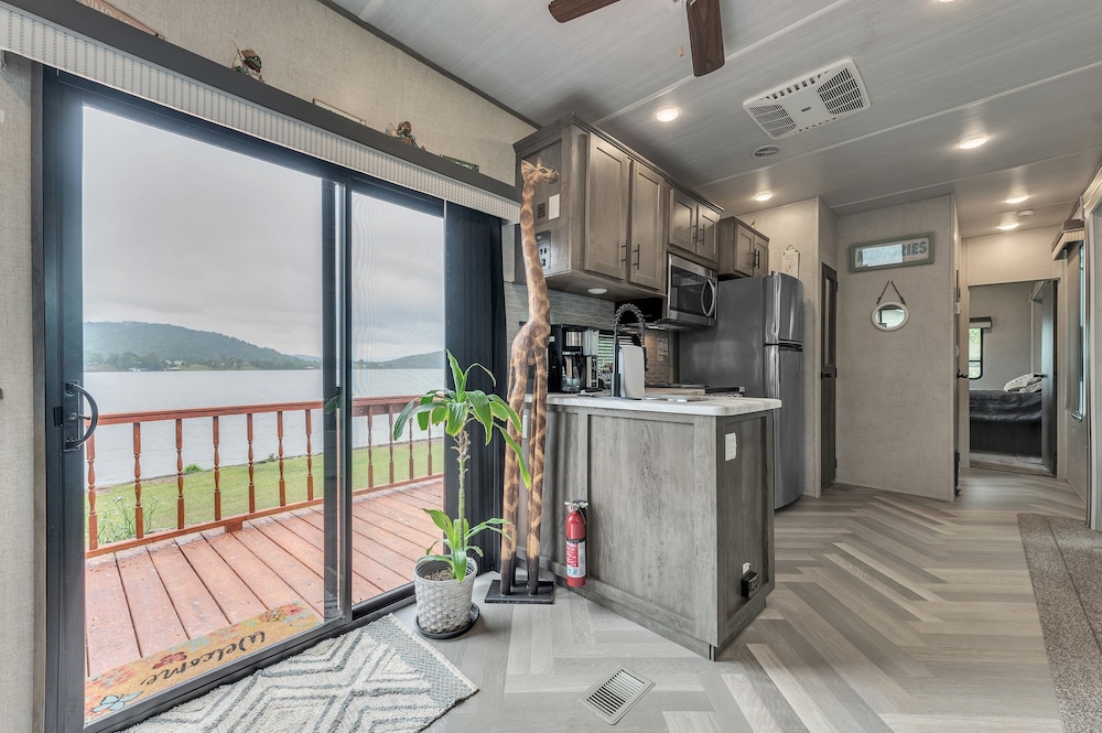 Lakeside Retreat On Neely Henry Lake 1 Bedroom Villa by RedAwning - Property Image 18