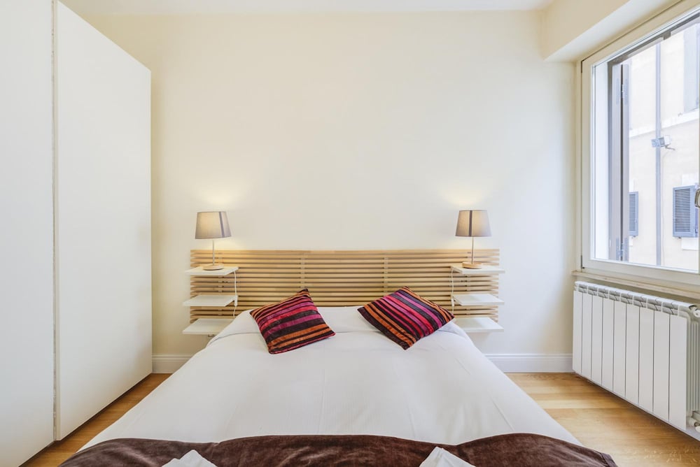 Gonfalone Residence Viola