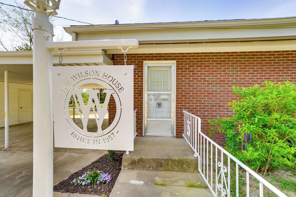 Mid-century 1950s Retreat w/ Carport in Monett!