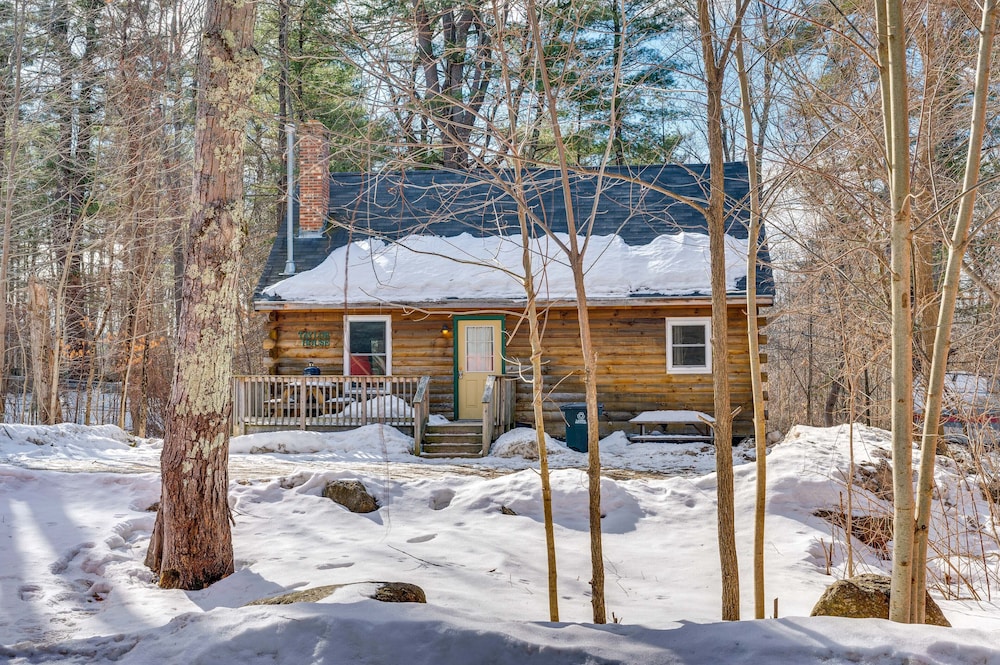Cozy Laconia Cabin, Close to Winnipesaukee Pier!