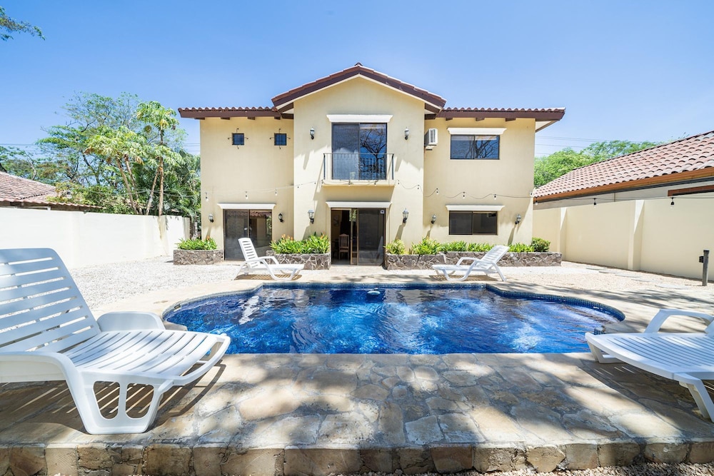 Freshly Updated 3BR With Pool Walk to the Beach Casa Luz de Luna