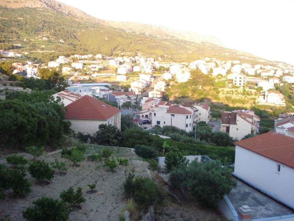 Podstrana Vacations - Marija - 120 m From the Beach - A1 - Property Image 1