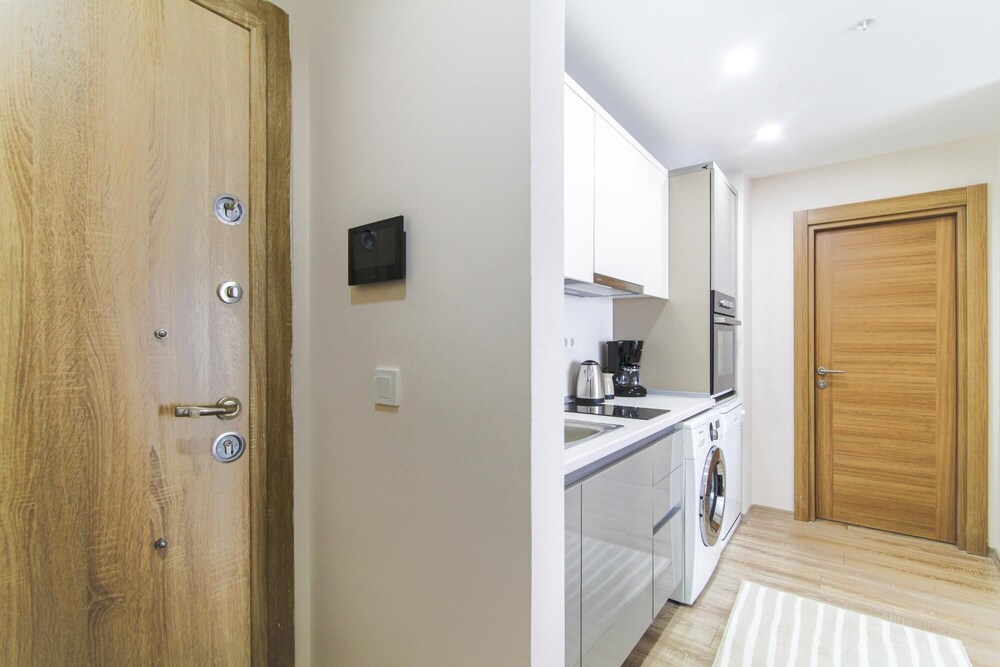 Residence Flat 5 min to Miniaturk Near Golden Horn