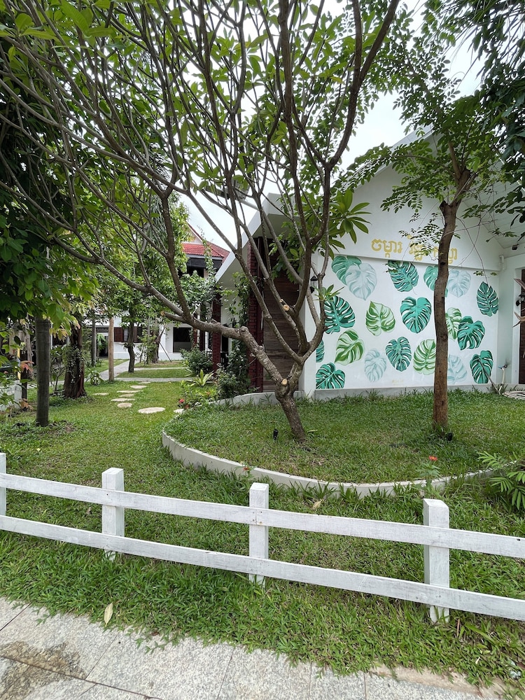 URBAN ANGKOR VILLA