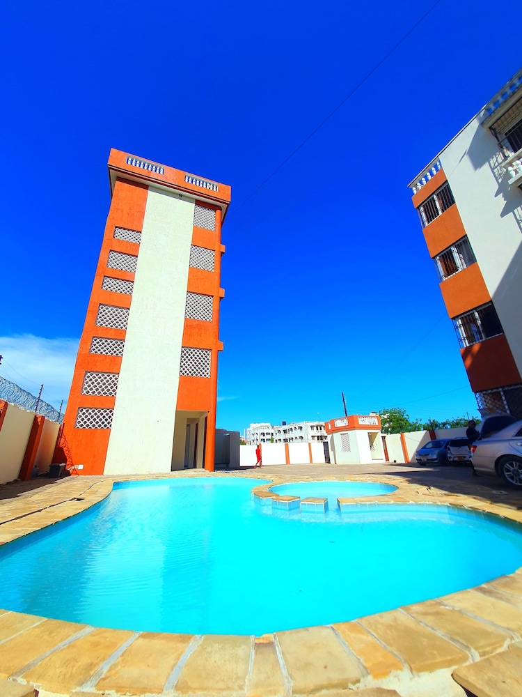 Lux Suites Bamburi View Apartments view 3