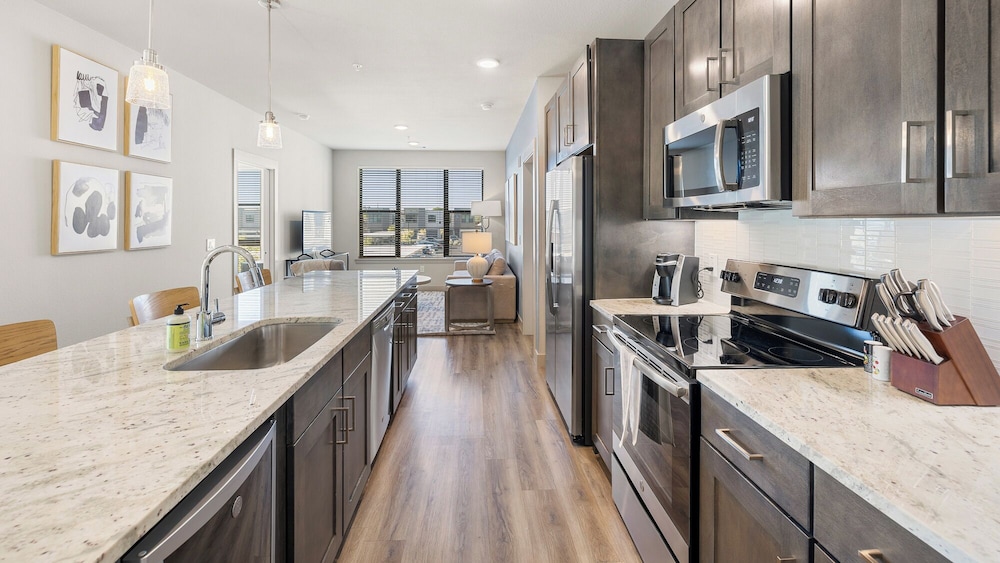 Landing Apartments Denver - Firestone