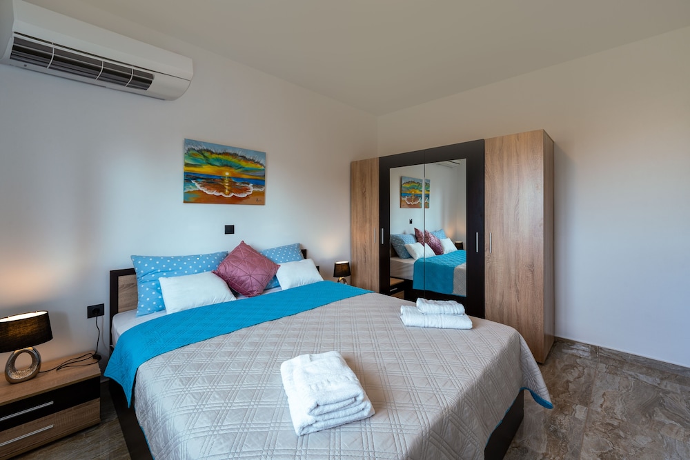 Sweet Home Apartments photo 2