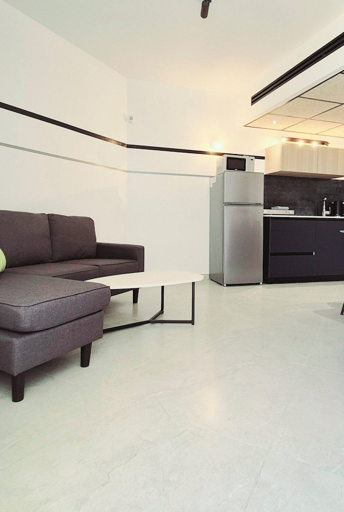 8Go to Leonardo apartments