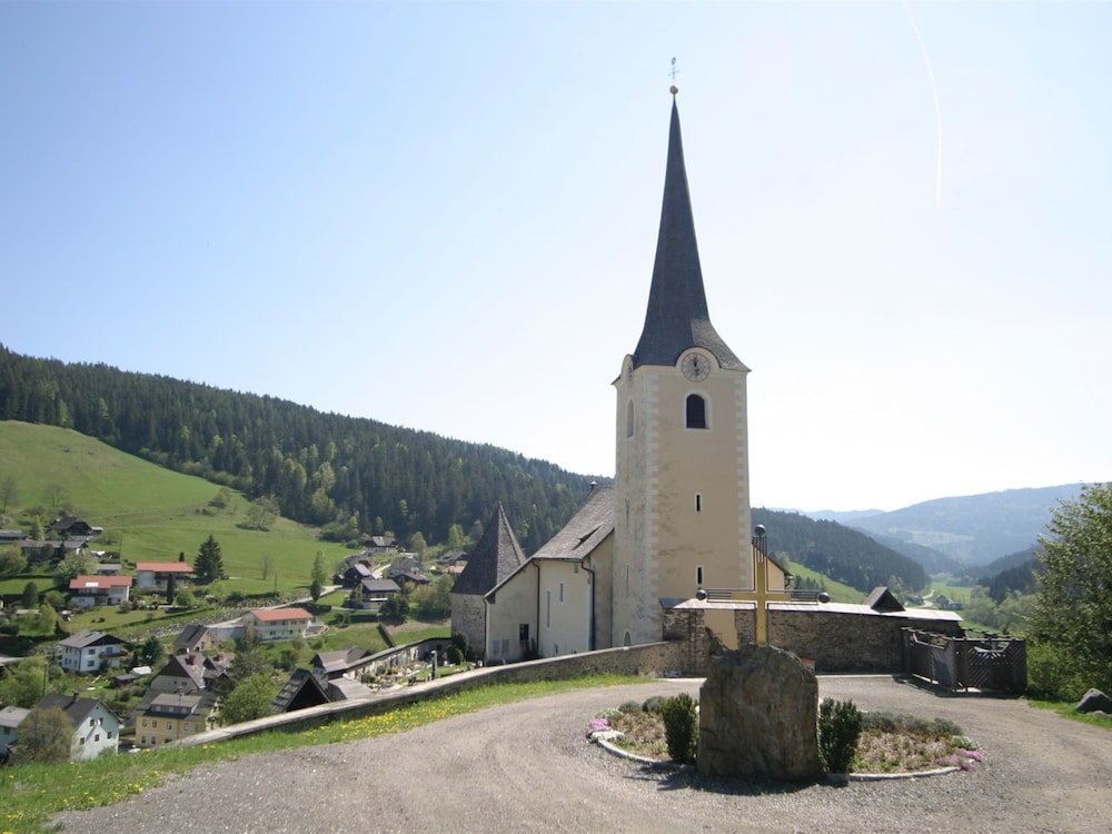 Scenic Holiday Home in Deutsch Griffen near Hochrindl