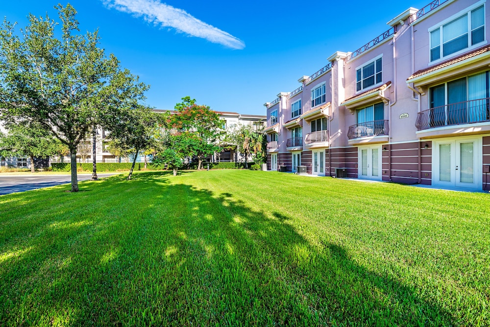Vista Cay Modern
