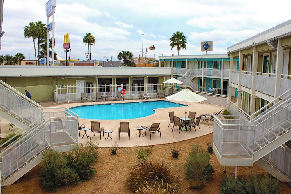Spanish Trails Inn
