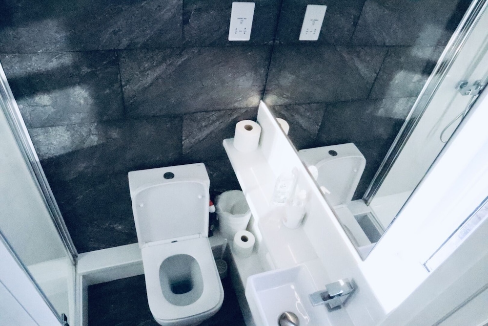 Luxury Suits near Wembley Stadium
