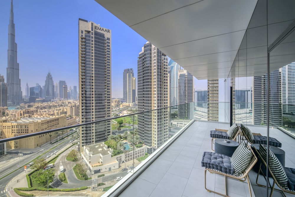 Maison Privee - Luxury Apt W/Burj Khalifa Vw & Dubai Canal Access