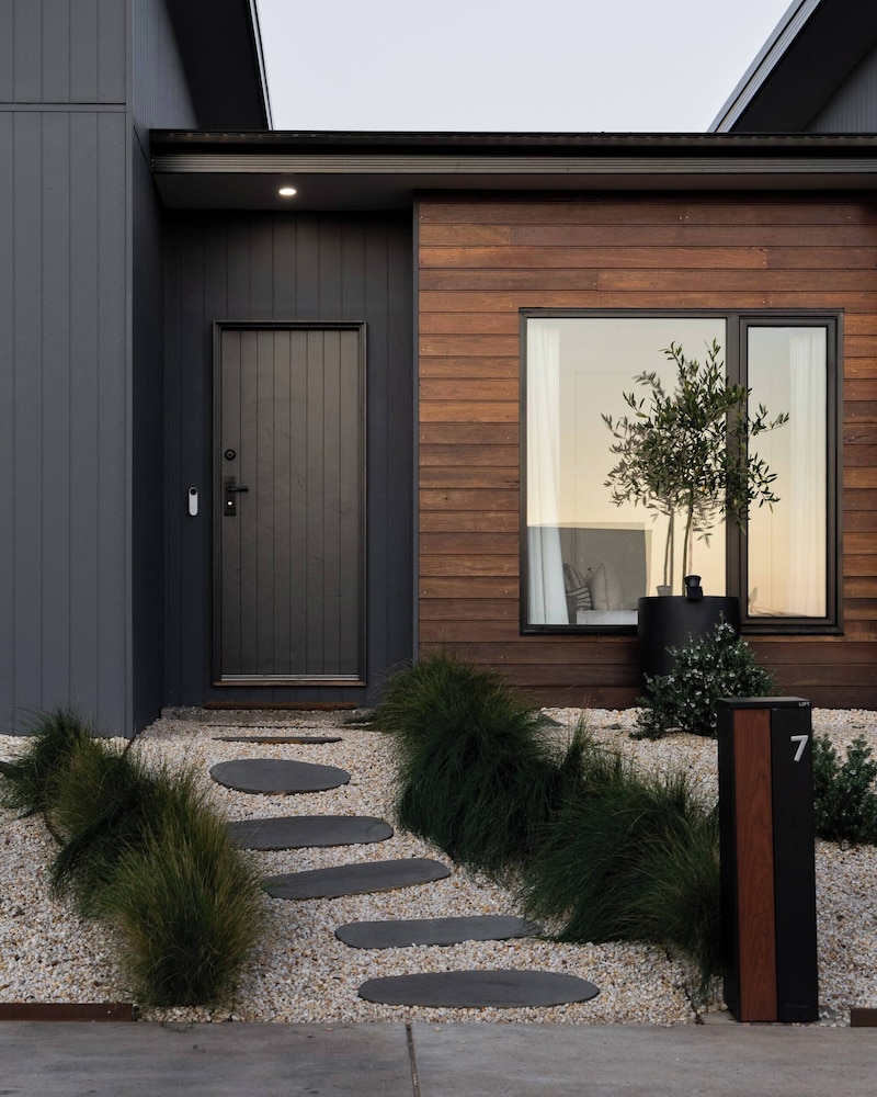 1 Beach House - Award-winning Luxury Smart Home