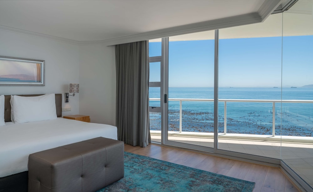 Radisson Collection Hotel, Waterfront Cape Town 25