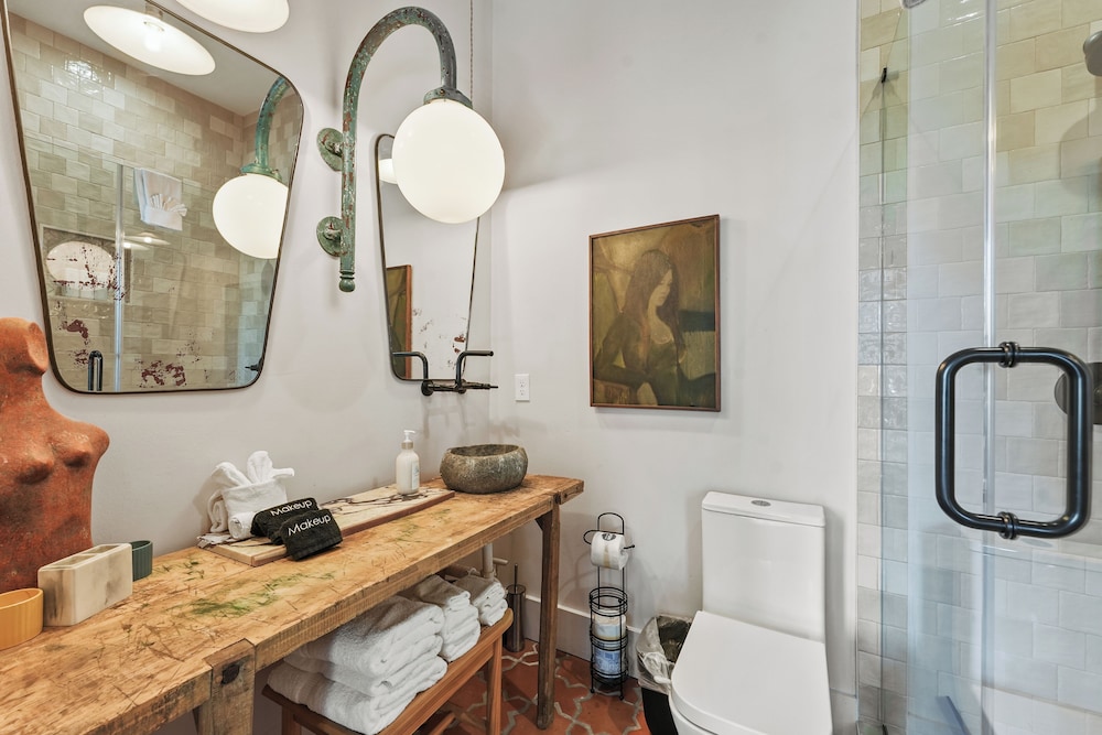 Ebb and Glow Retreat by Ryson Vacation Rentals