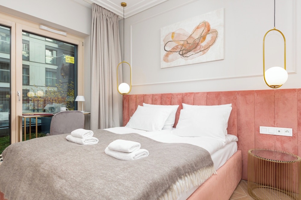 Mennica Amazonit by Renters Prestige view 2