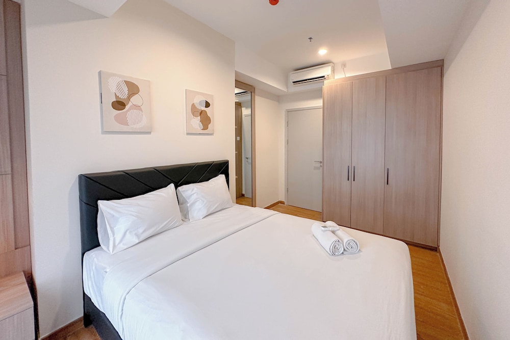 Stunning And Simply 2Br At Grand Sungkono Lagoon Apartment