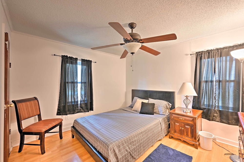 Blounts Creek House w/ Yard - Pets Welcome!