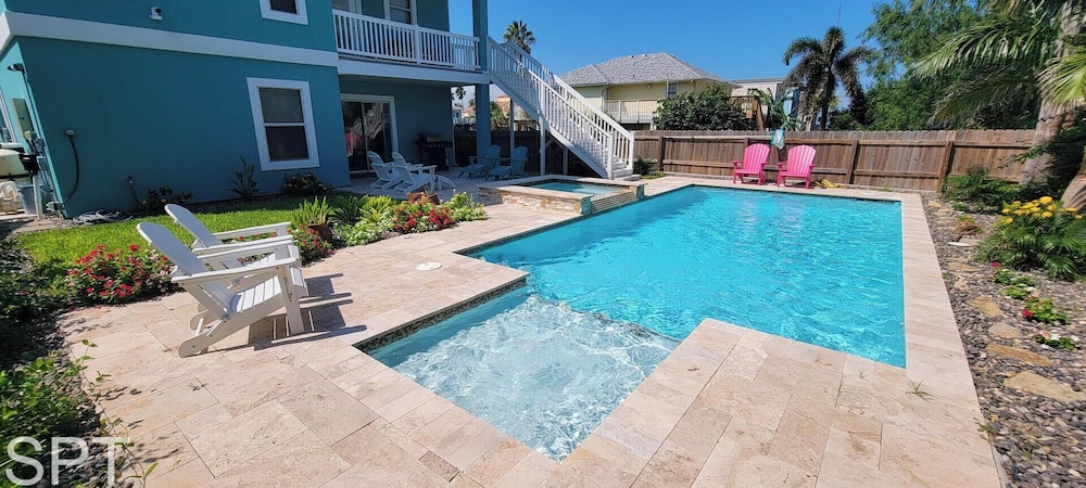 Tranquil Turquoise Retreat