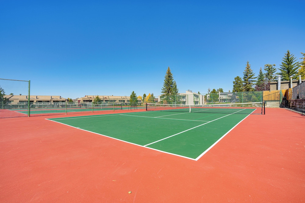 6 Mi to Winter Park Resort: Fraser Condo w/ Pool