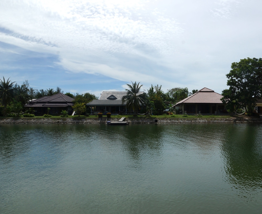 Hotel Rayong Rental Pool Villas - Image 1