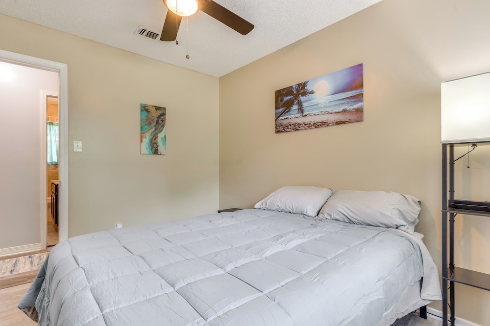 Game, Swim & Explore: Family Home in Pensacola
