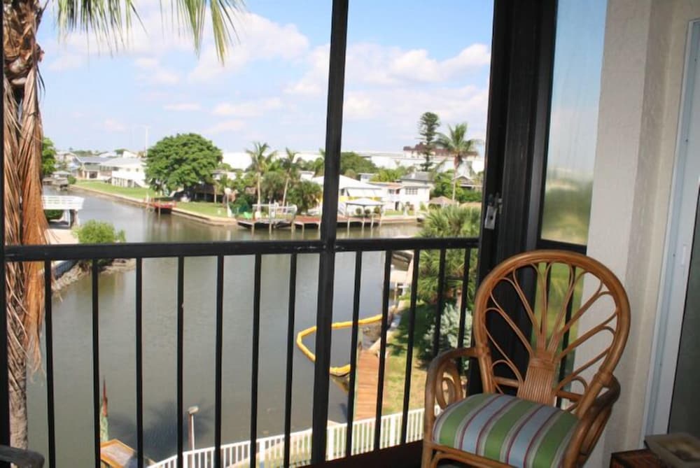 Edgewater Inn