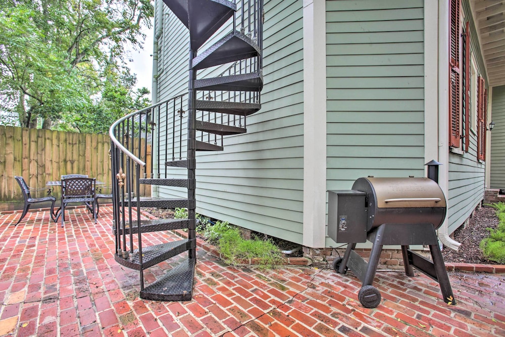 Inviting Uptown New Orleans Apt: Perfect Location!