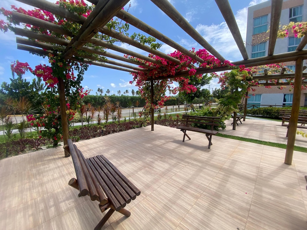 Flat Muro Alto CC 110 by La Playa