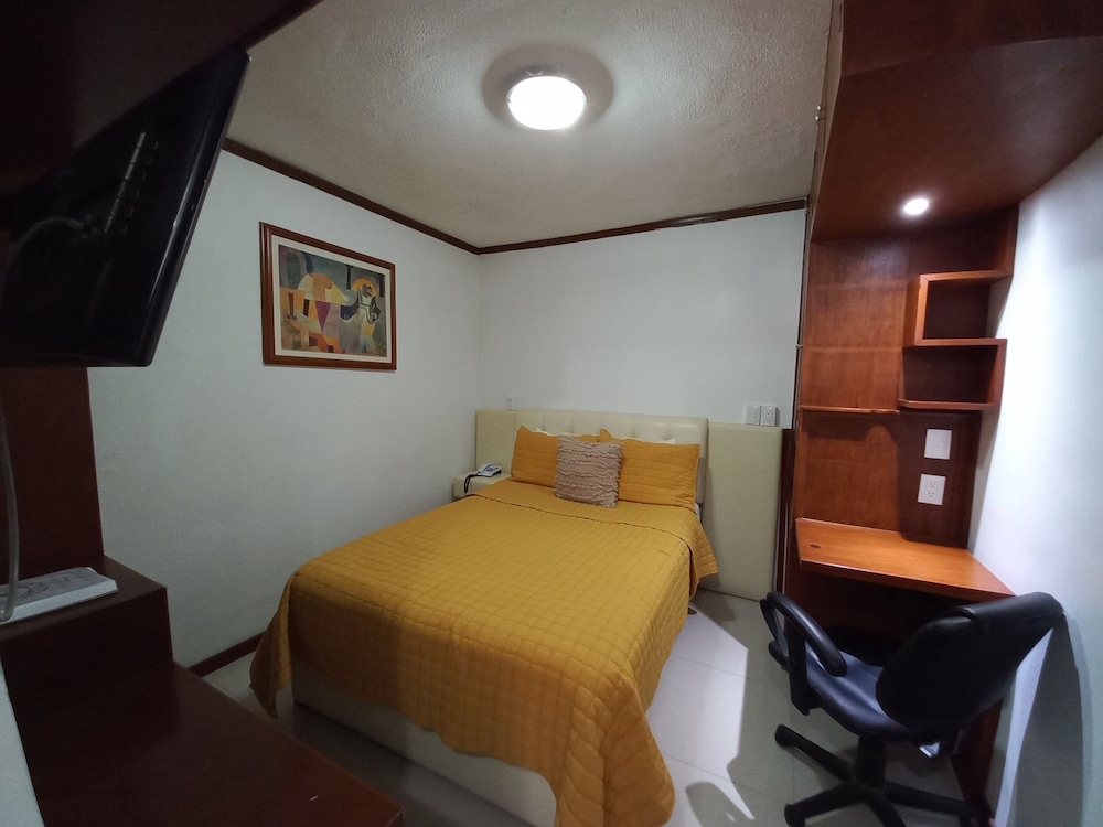La Aurora Hotel like Home