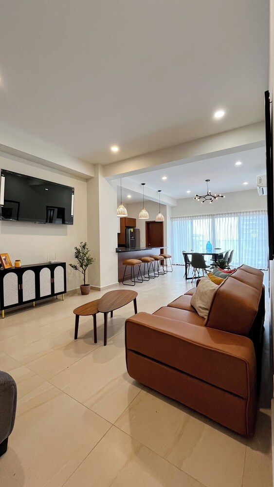 Makeva Condos - Near Malecon