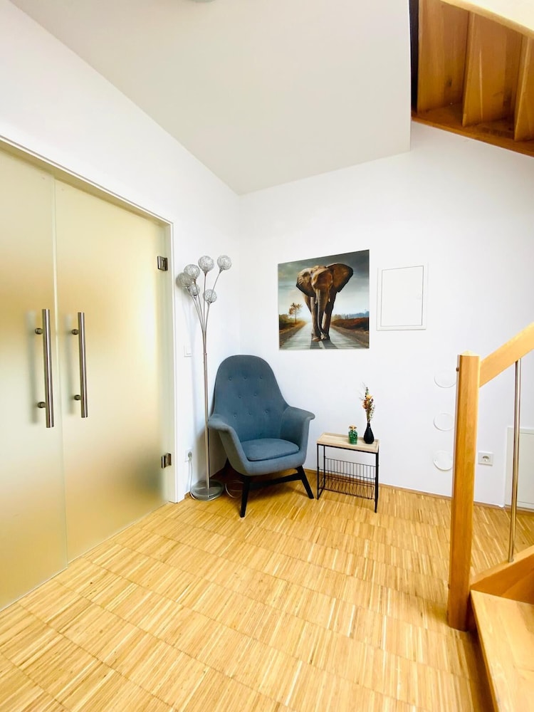 Comfy 3BR Apt With Living Room Balcony