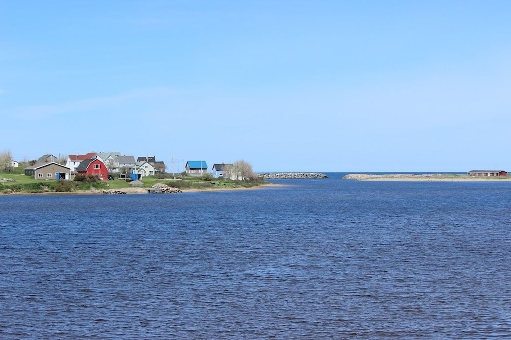 Duck Cove Inn